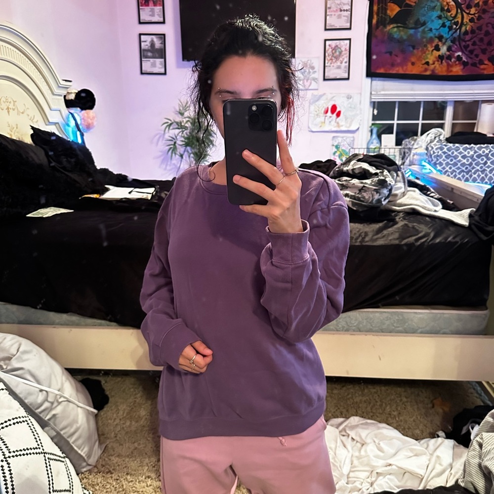 Purple sweater - Picture 2 of 3